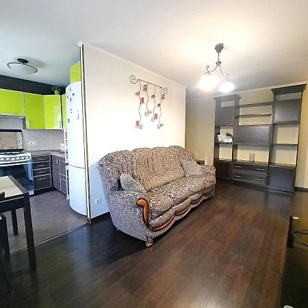 Ботанік Це 3 Кімнатна Квартира Подобово У Центрі Полтави Мережа Alex Apartments Безконтактне Заселення 24-7 Документи Для Відряджень Poltava Exterior photo