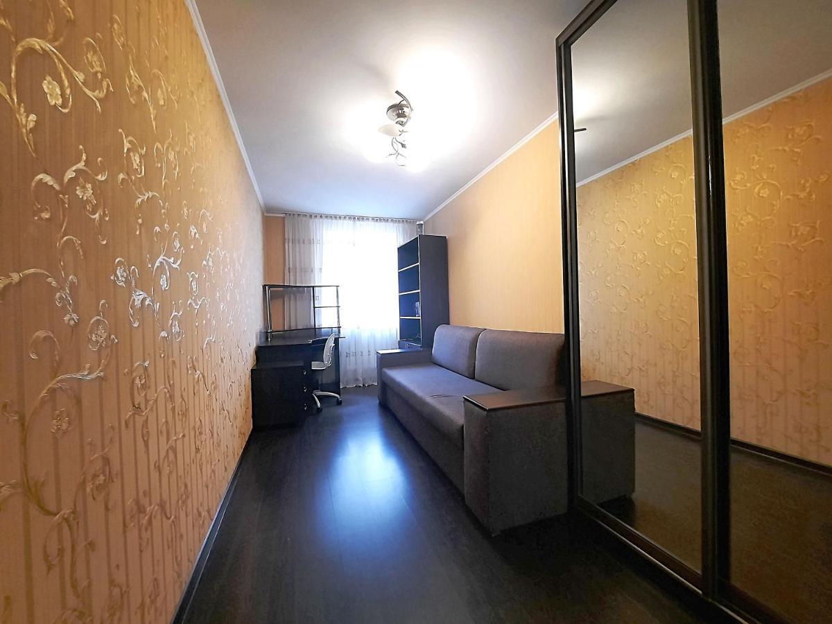 Ботанік Це 3 Кімнатна Квартира Подобово У Центрі Полтави Мережа Alex Apartments Безконтактне Заселення 24-7 Документи Для Відряджень Poltava Exterior photo